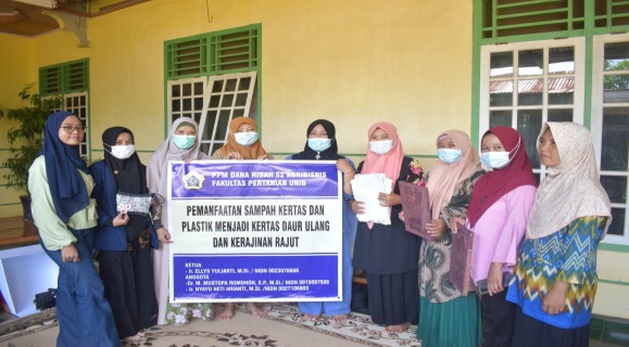 Training on The Utilization of Paper and Plastic Waste Into Recycled Paper and Knitting Bag Training on The Utilization of Paper and Plastic Waste Into Recycled Paper and Knitting Bag