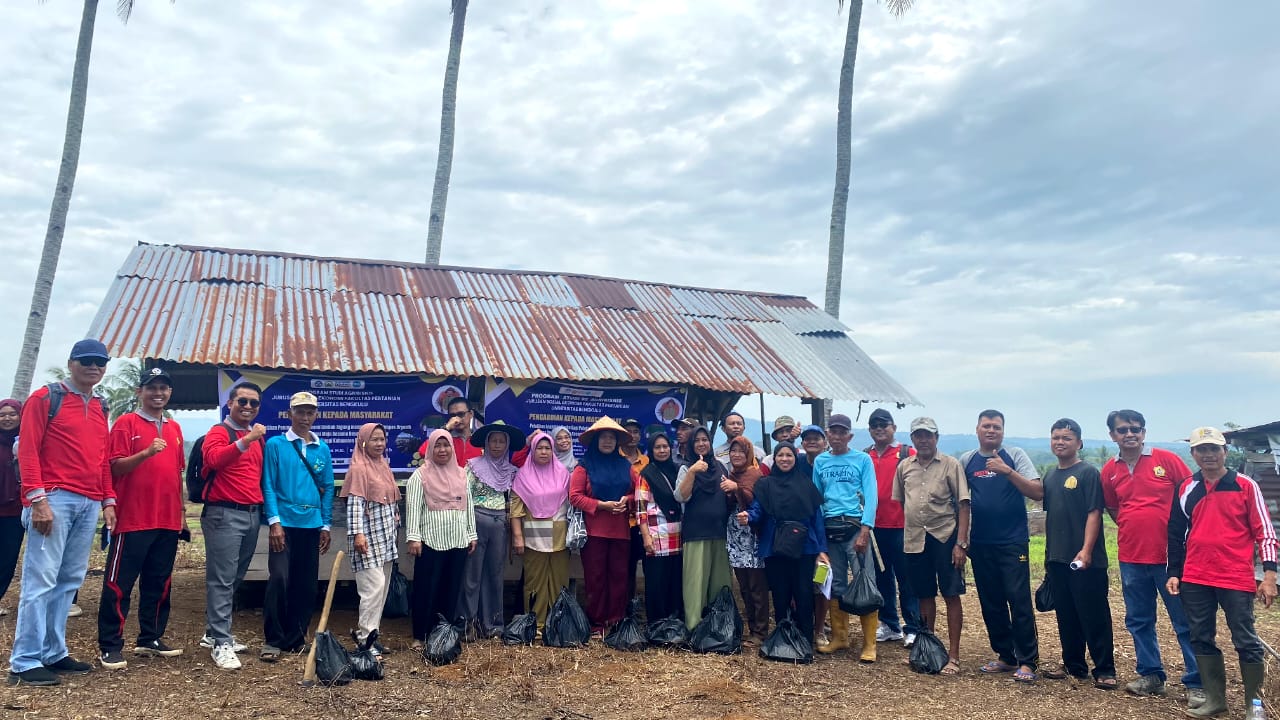 UNIB AGRIBUSINESS STUDY PROGRAM DEVELOPES VILLAGES : KRPL HOUSEHOLD FOOD SECURITY SOLUTION