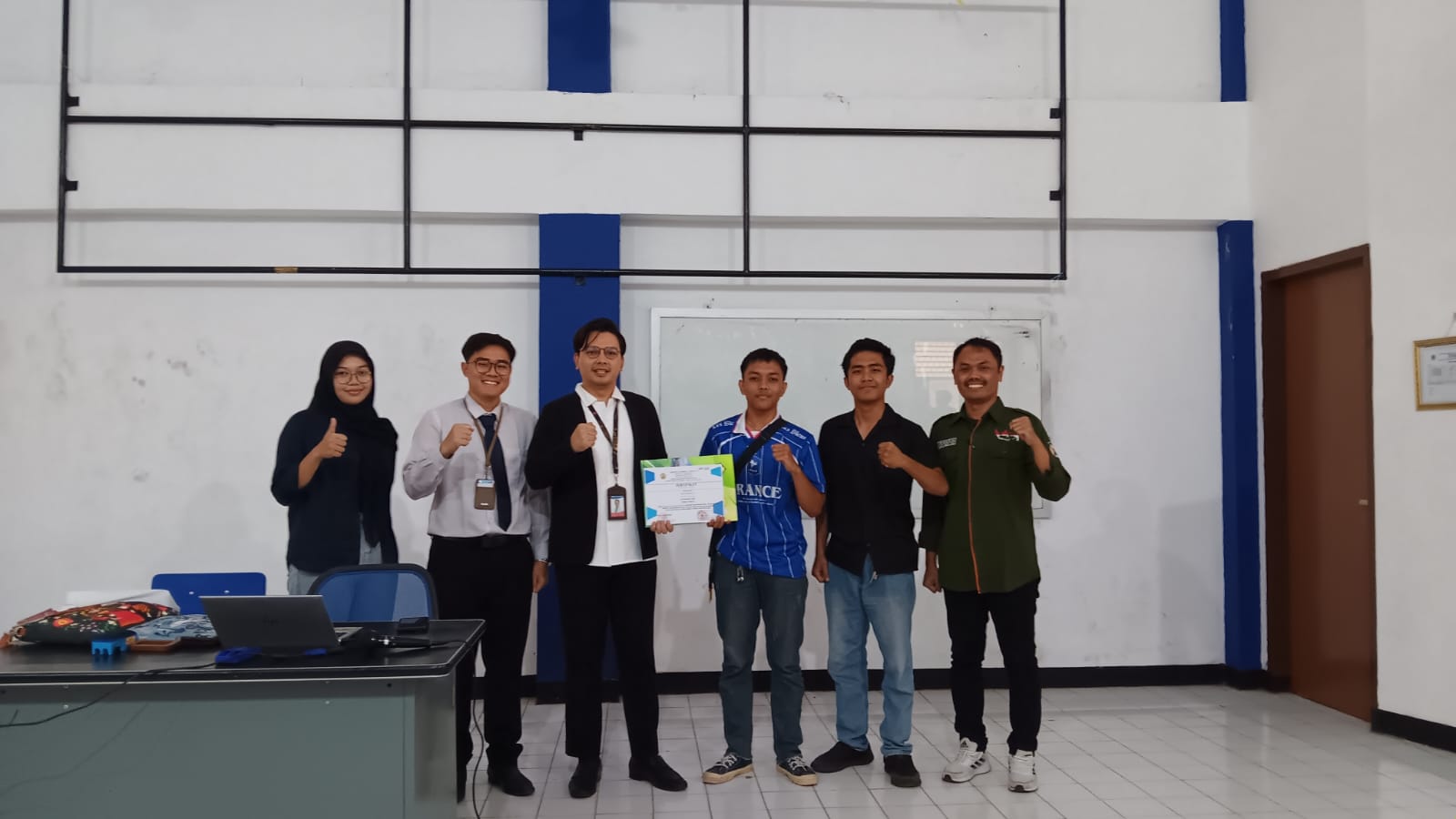 TEACHING PRACTICE MACROECONOMICS COURSE By: Fajar Setiawan, SE