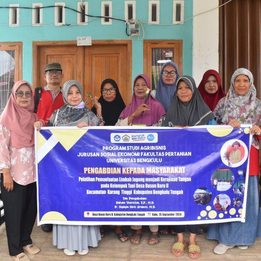 Training Utilization Waste Corn For Handicraft Improvement​ Income of Women Farmers Group in Central Bengkulu