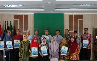 The Head of The Animal Husbandry Study Program Signed a Work Performance With The Dean of The Faculty of Agriculture, Bengkulu University