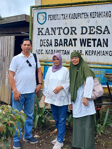 Pelatihan Pembuatan Telur Asin Sebagai Upaya Peningkatan Pendapatan  Ibu-Ibu PKK Di Desa Barat Wetan Kecamatan Kabawetan  Kabupaten Kepahiang Oleh Dosen Program Studi Peternakan  Universitas Bengkulu.
