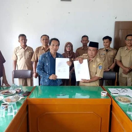 Fakultas Pertanian Universitas Bengkulu Tandatangani Implementasi Arrangement untuk Peningkatan Kualitas Mahasiswa Melalui KKN Tematik Fakultas Pertanian Universitas Bengkulu Tandatangani Implementasi Arrangement untuk Peningkatan Kualitas Mahasiswa Melalui KKN Tematik