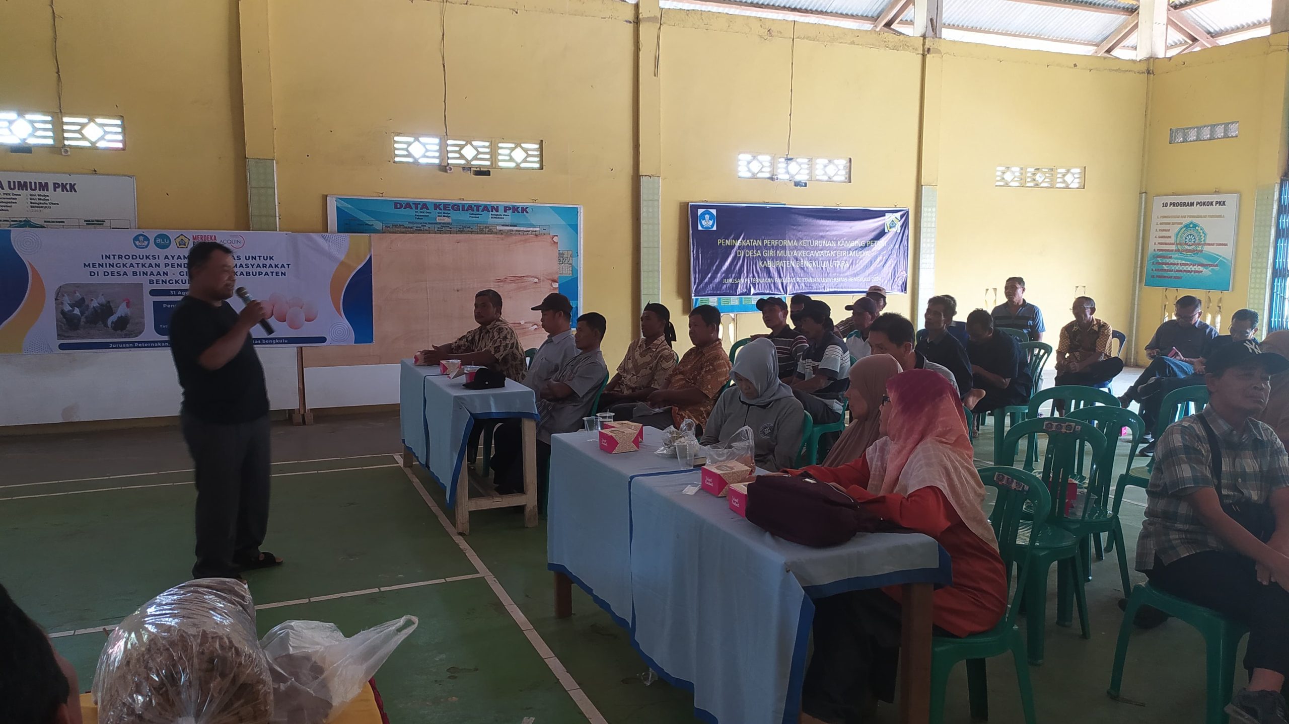 Dosen Program Studi Peternakan Universitas Bengkulu melakukan pengabdian kepada Masyarakat, Ajarkan Pembuatan Ransum dari Pelepah Sawit Dosen Program Studi Peternakan Universitas Bengkulu melakukan pengabdian kepada Masyarakat, Ajarkan Pembuatan Ransum dari Pelepah Sawit