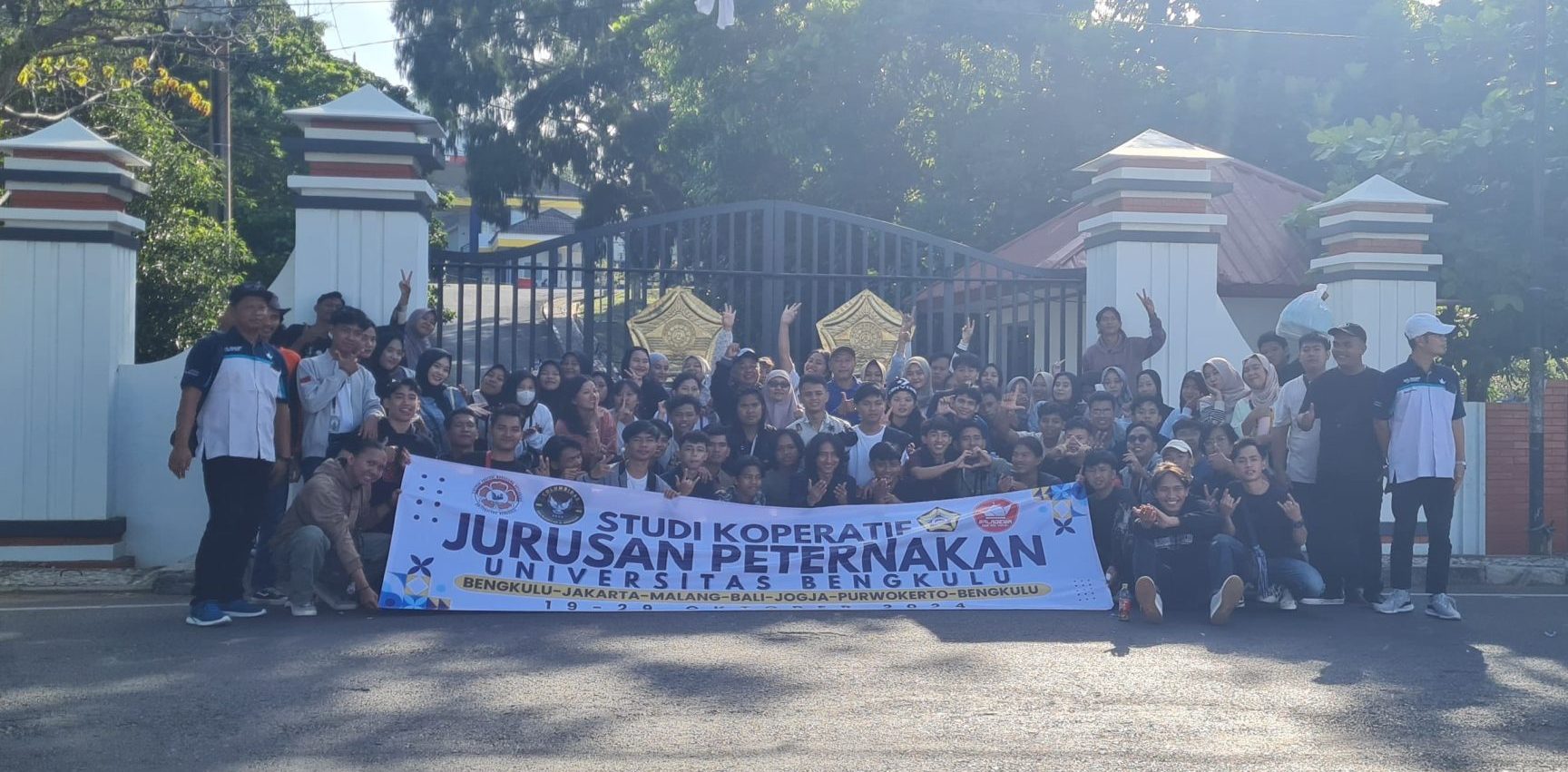 Pelepasan Mahasiswa Program Studi Peternakan Universitas Bengkulu untuk Studi Komparatif 2024 Pelepasan Mahasiswa Program Studi Peternakan Universitas Bengkulu untuk Studi Komparatif 2024