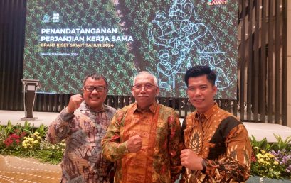 Dosen Prodi Peternakan Dr. Jarmuji, S.Pt., M.Si., menandatangani kontrak Penelitian dengan BPDPKS