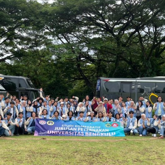Mahasiswa Prodi Peternakan UNIB Berangkat Studi Komparatif 2025