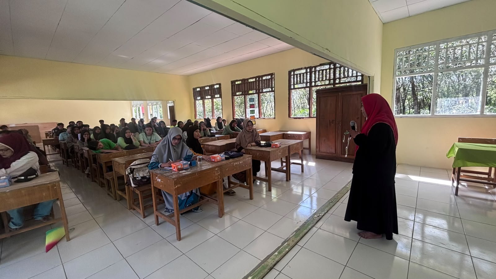 Dosen Peternakan UNIB Laksanakan Pengabdian Masyarakat Melalui Pelatihan Pembuatan Nugget Ayam untuk Pencegahan Stunting di Desa Giri Kencana