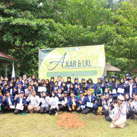 The final stage of cadre development activities, namely Cadre Actualization (Akar) and Environmental Cadre Training (LKL) for the 2025 Environmental Science Class, has been implemented.