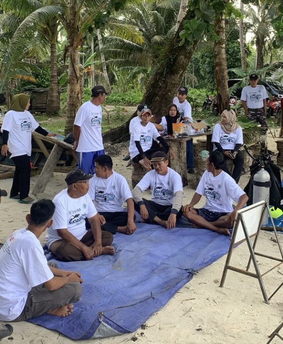Advancing SDG 14 Through Community Engagement: Fisheries Science Lecturers Raise Coral Reef Conservation Awareness in Enggano Island