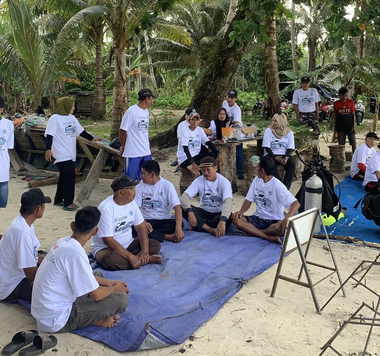 Advancing SDG 14 Through Community Engagement: Fisheries Science Lecturers Raise Coral Reef Conservation Awareness in Enggano Island