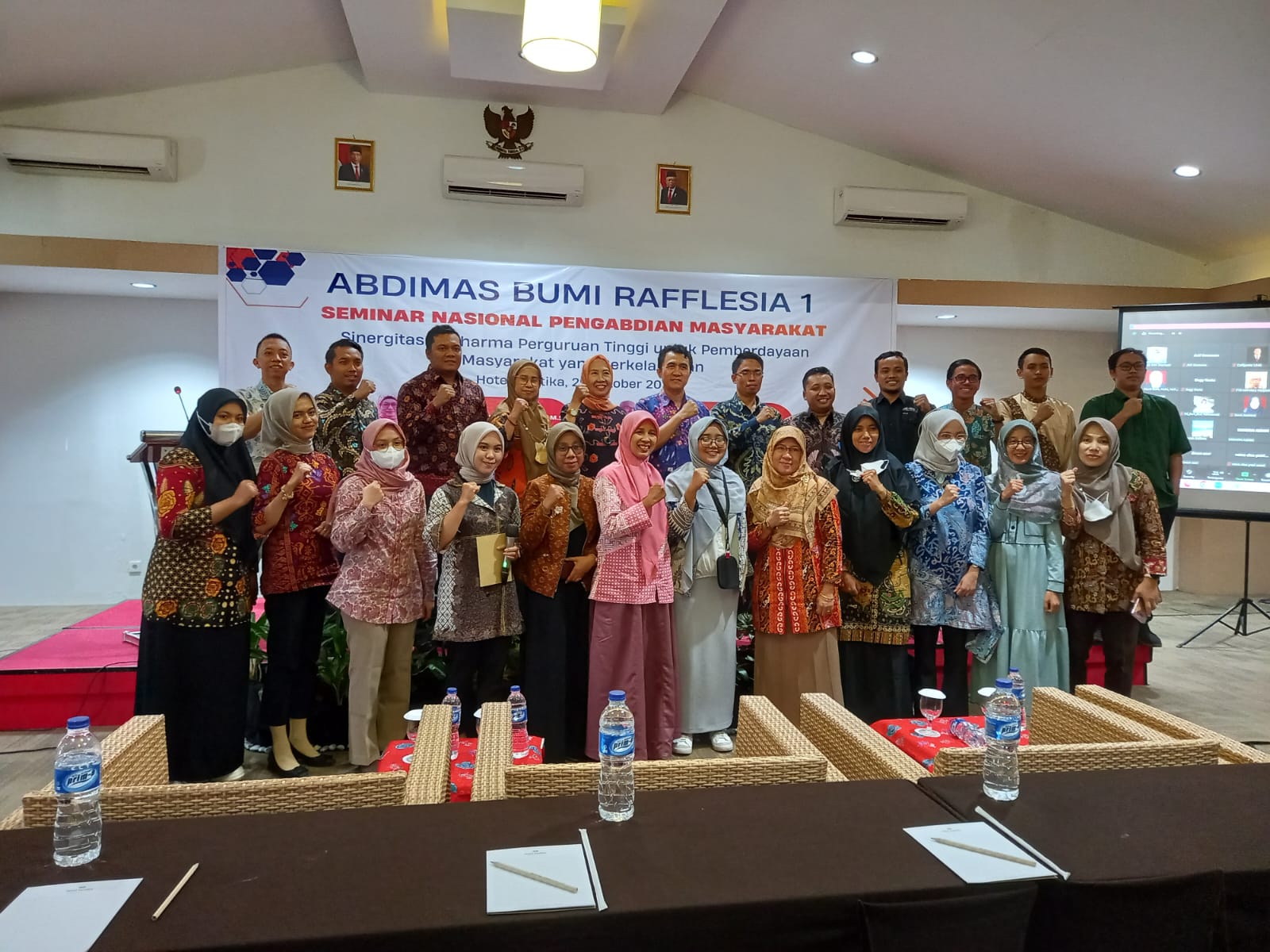Lecturers of The Marine Science Study Program Conduct Dissemination of Community Service Results at The 1st National Seminar ABDIMAS BUMI RAFFLESIA Lecturers of The Marine Science Study Program Conduct Dissemination of Community Service Results at The 1st National Seminar ABDIMAS BUMI RAFFLESIA