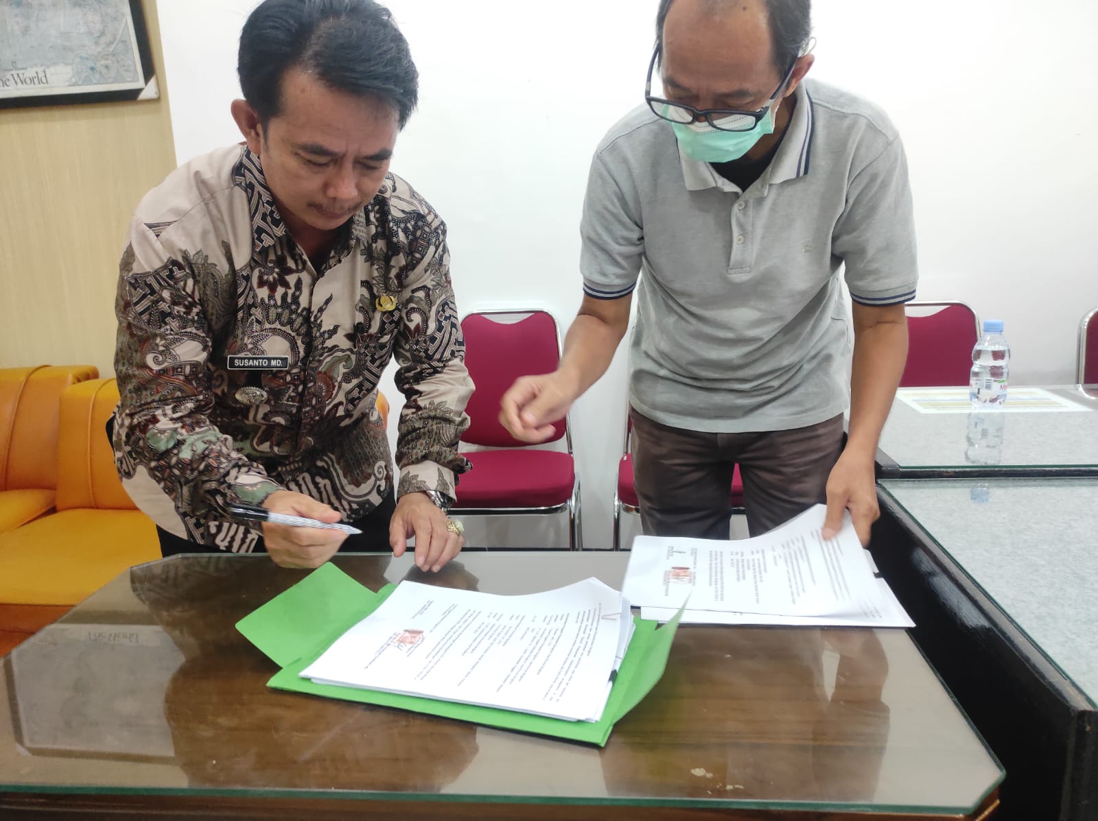 Implementation Arrangement Signed to Foster Collaborative Initiatives between Enggano District and Bengkulu University’s Marine Science Study Program Implementation Arrangement Signed to Foster Collaborative Initiatives between Enggano District and Bengkulu University’s Marine Science Study Program
