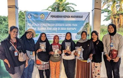 TRAINING ON COMPETITIVE PACKAGING FOR PROCESSED SALTED FISH PRODUCTS IN KAHYAPU VILLAGE, ENGGANO DISTRICT