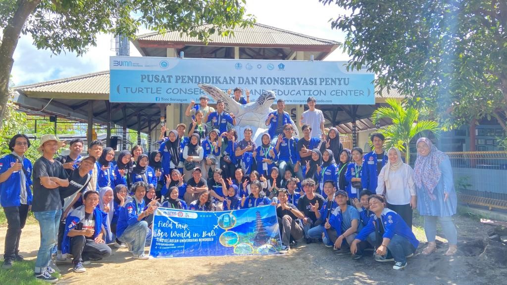 FIELD LEARNING OF MARINE SCIENCE STUDENTS AT THE TURTLE CONSERVATION AND EDUCATION CENTER FIELD LEARNING OF MARINE SCIENCE STUDENTS AT THE TURTLE CONSERVATION AND EDUCATION CENTER