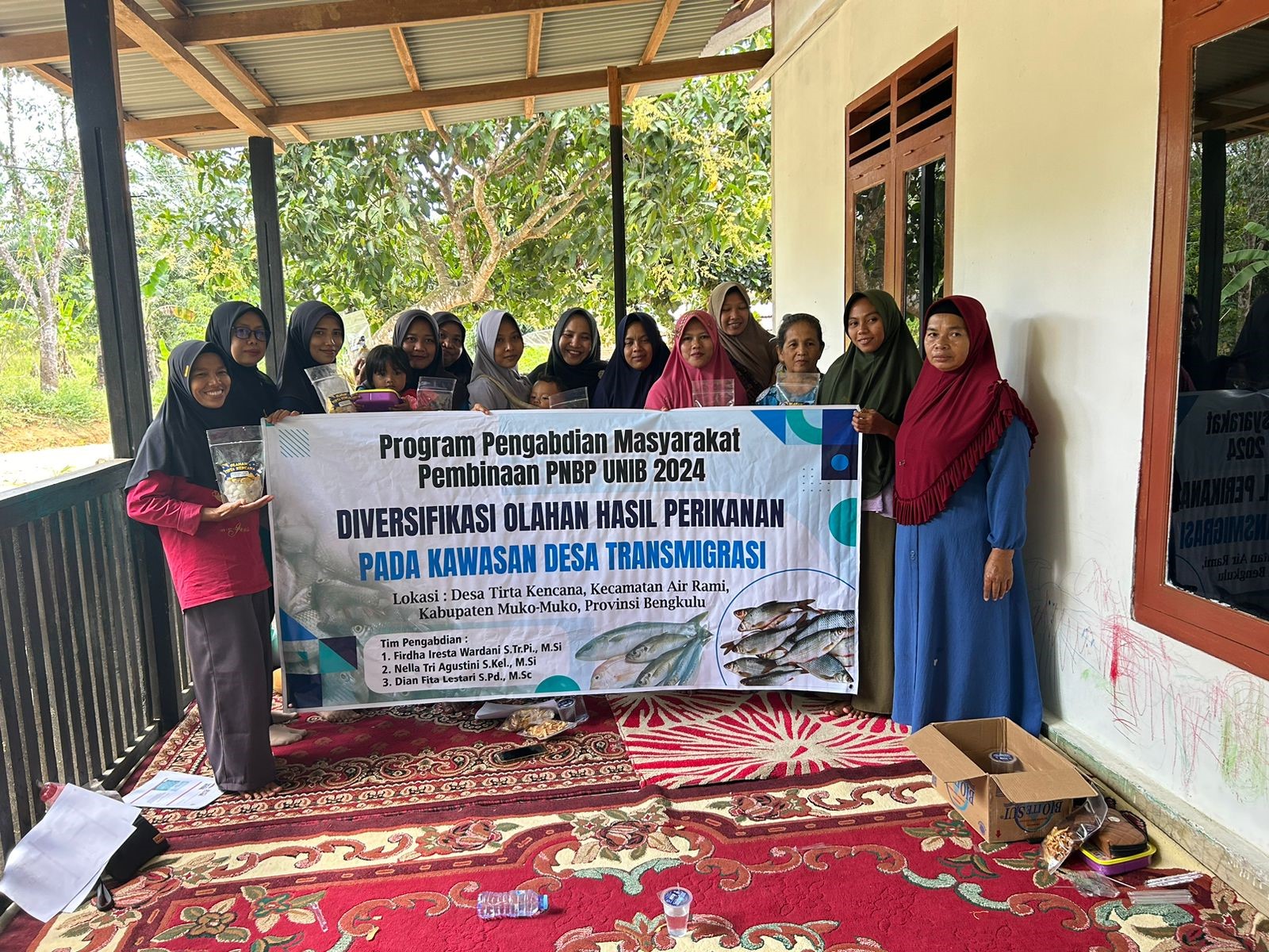 COMMUNITY SERVICE : DIVERSIFICATION OF PROCESSED FISHERY PRODUCTS FROM THE TRANSMIGRATION LOCATION, TIRTA KENCANA VILLAGE, MUKO-MUKO COMMUNITY SERVICE : DIVERSIFICATION OF PROCESSED FISHERY PRODUCTS FROM THE TRANSMIGRATION LOCATION, TIRTA KENCANA VILLAGE, MUKO-MUKO