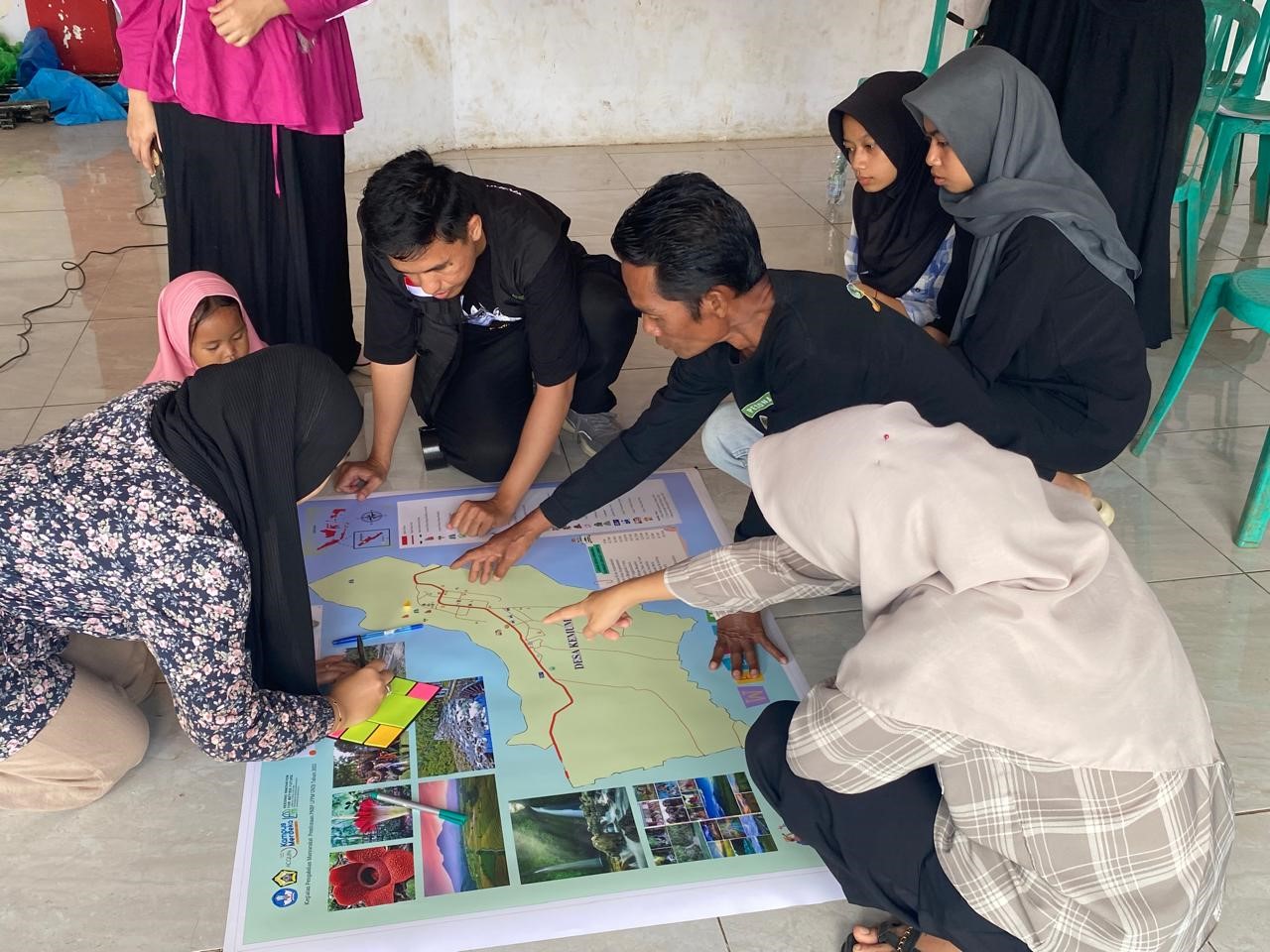Community Service: Lecture of Marine Science Study Program Introduced Interactive Billingual Map for Developing the Edu-tourism Branding through Participatory Mapping Activity in Kemumu Village, North Bengkulu Province Community Service: Lecture of Marine Science Study Program Introduced Interactive Billingual Map for Developing the Edu-tourism Branding through Participatory Mapping Activity in Kemumu Village, North Bengkulu Province