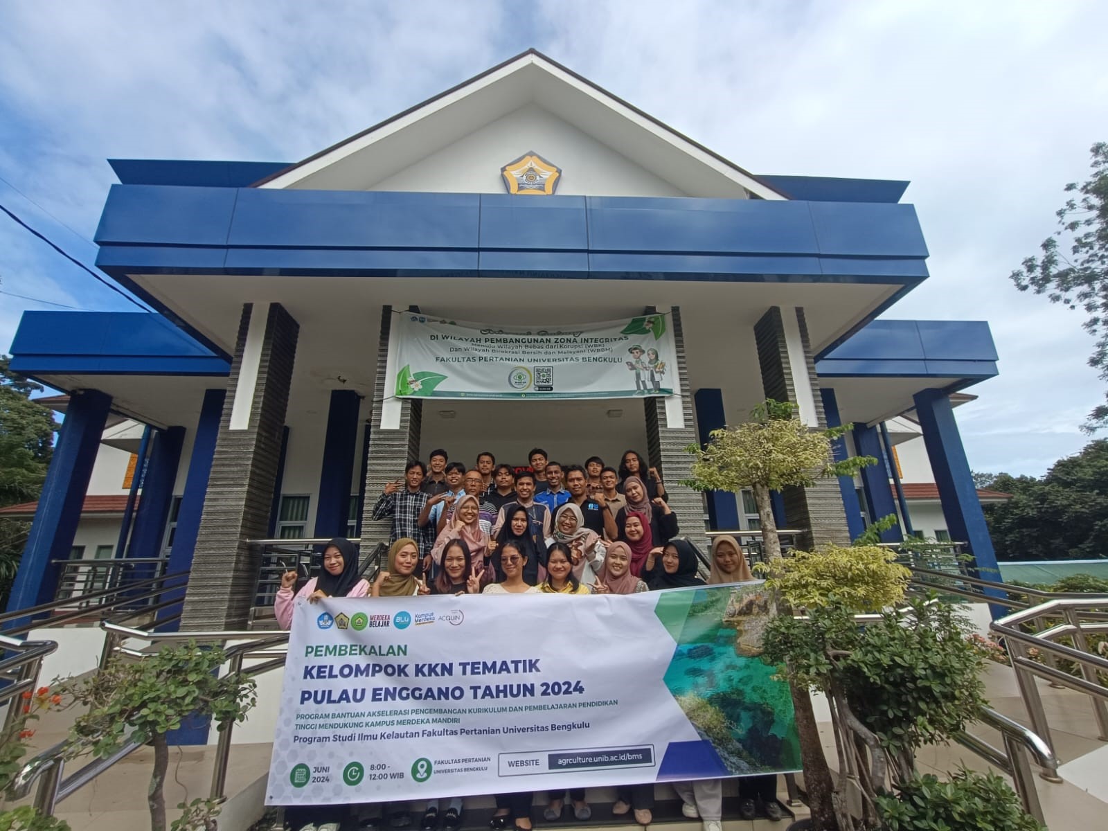 Presentation of the Thematic Student Study Service (KKN Tematik) AKPT work program: Kahyapu Village Group and Kaana Village, Enggano Island Presentation of the Thematic Student Study Service (KKN Tematik) AKPT work program: Kahyapu Village Group and Kaana Village, Enggano Island