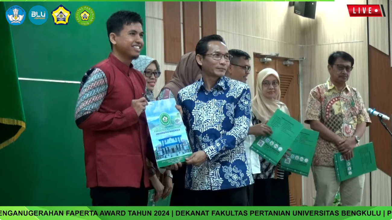Marine Science Lecturer Wins Faperta Award 2024 as Best Community Service