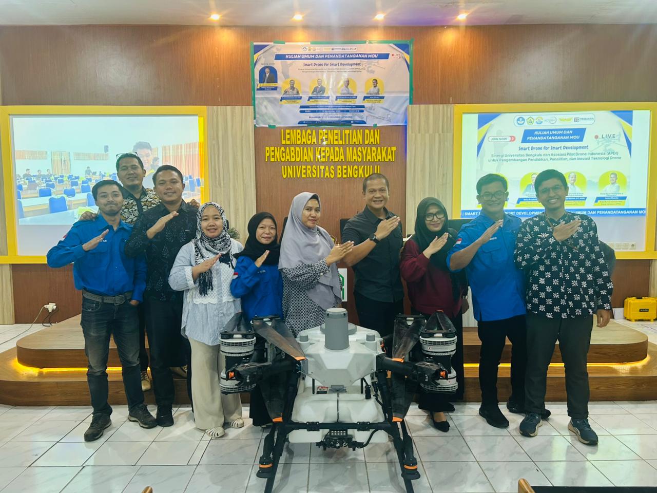 Marine Science Department Contributes to Successful University-wide Drone Technology Program: Public Lecture, Academic Collaboration, and Drone Demonstration