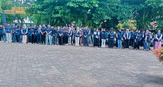 Activity of a Marine Science Lecturer as Field Supervisor for Thematic Community Service Program (KKN Tematik) in Kampung Melayu Sub-district