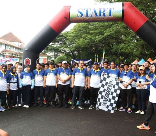 The University of Bengkulu together with the Ministry of Youth and Sports and the Indonesian House of Representatives held the “UNIB FUN RUN” sports event.