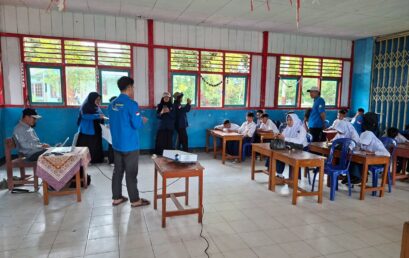 Marine Science Lecturers of Universitas Bengkulu Conduct Education Program in Enggano Island on the Economic Potential and Conservation of Sea Cucumbers