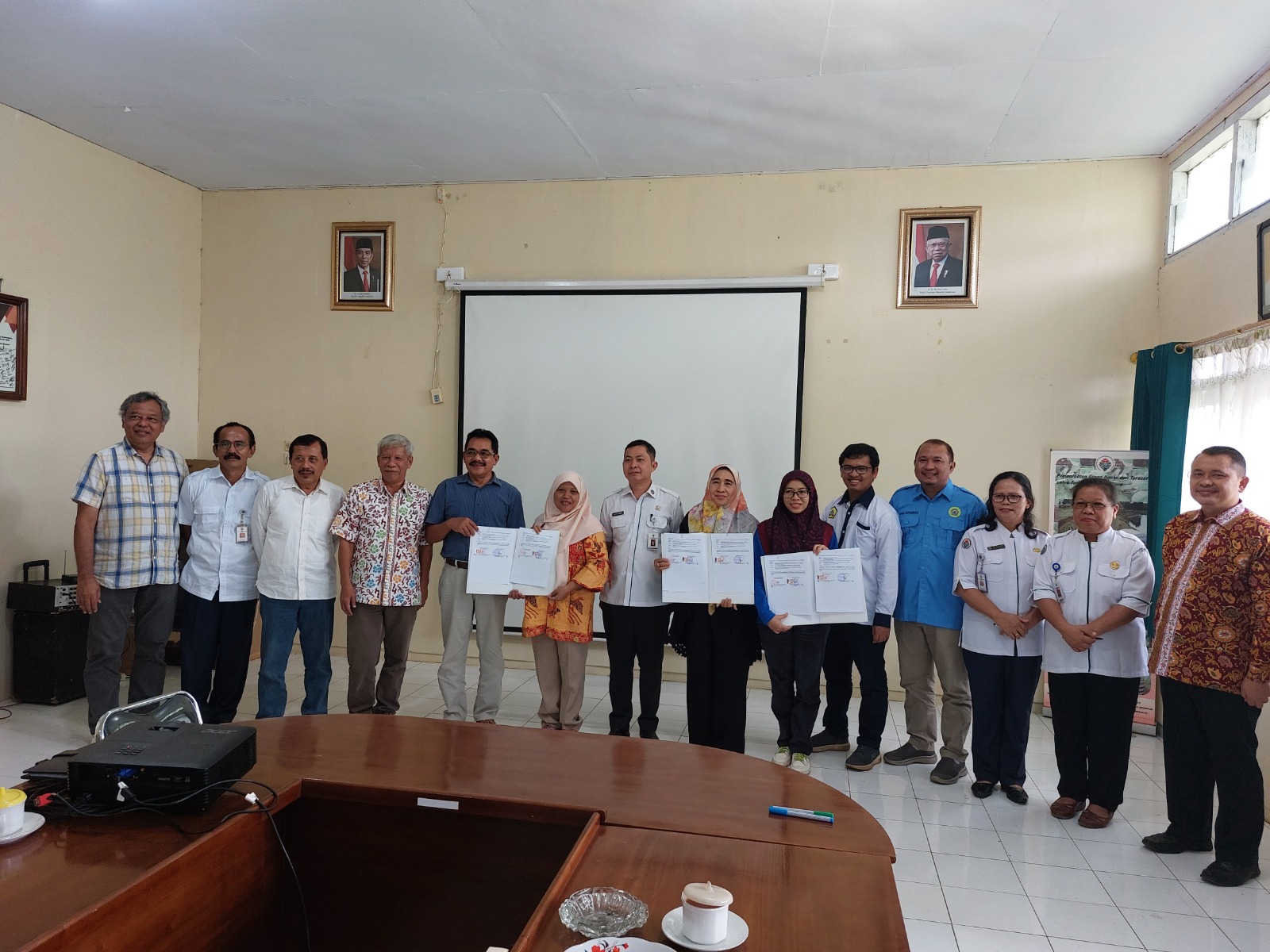 KUNJUNGAN PROGRAM STUDI PROTEKSI TANAMAN UNIVERSITAS BENGKULU KE AGRICULTURE DEVELOPMENT CENTER (ADC) KUROTIDUR, BENGKULU UTARA KUNJUNGAN PROGRAM STUDI PROTEKSI TANAMAN UNIVERSITAS BENGKULU KE AGRICULTURE DEVELOPMENT CENTER (ADC) KUROTIDUR, BENGKULU UTARA