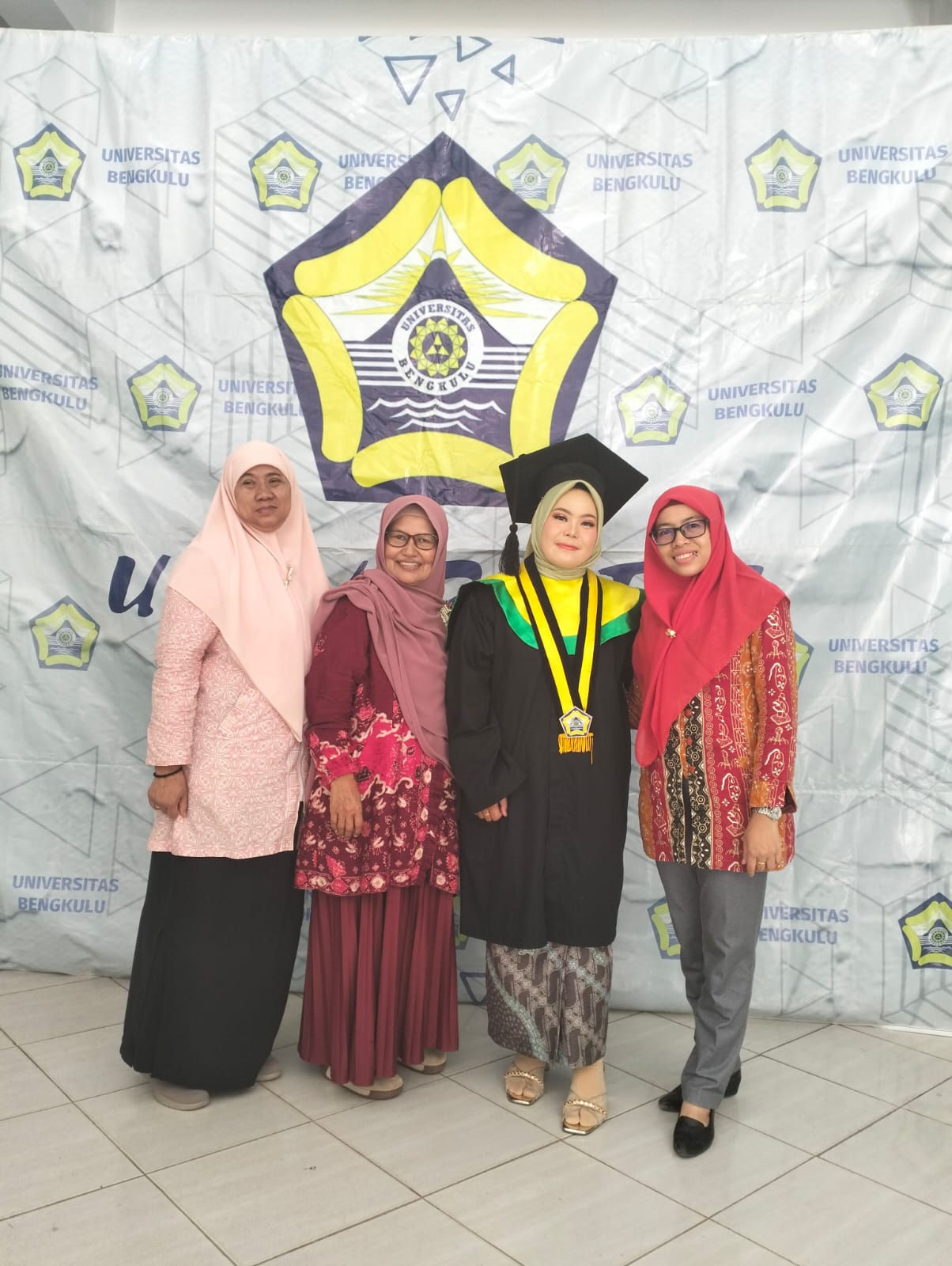 PELEPASAN WISUDA PERIODE 104 PELEPASAN WISUDA PERIODE 104