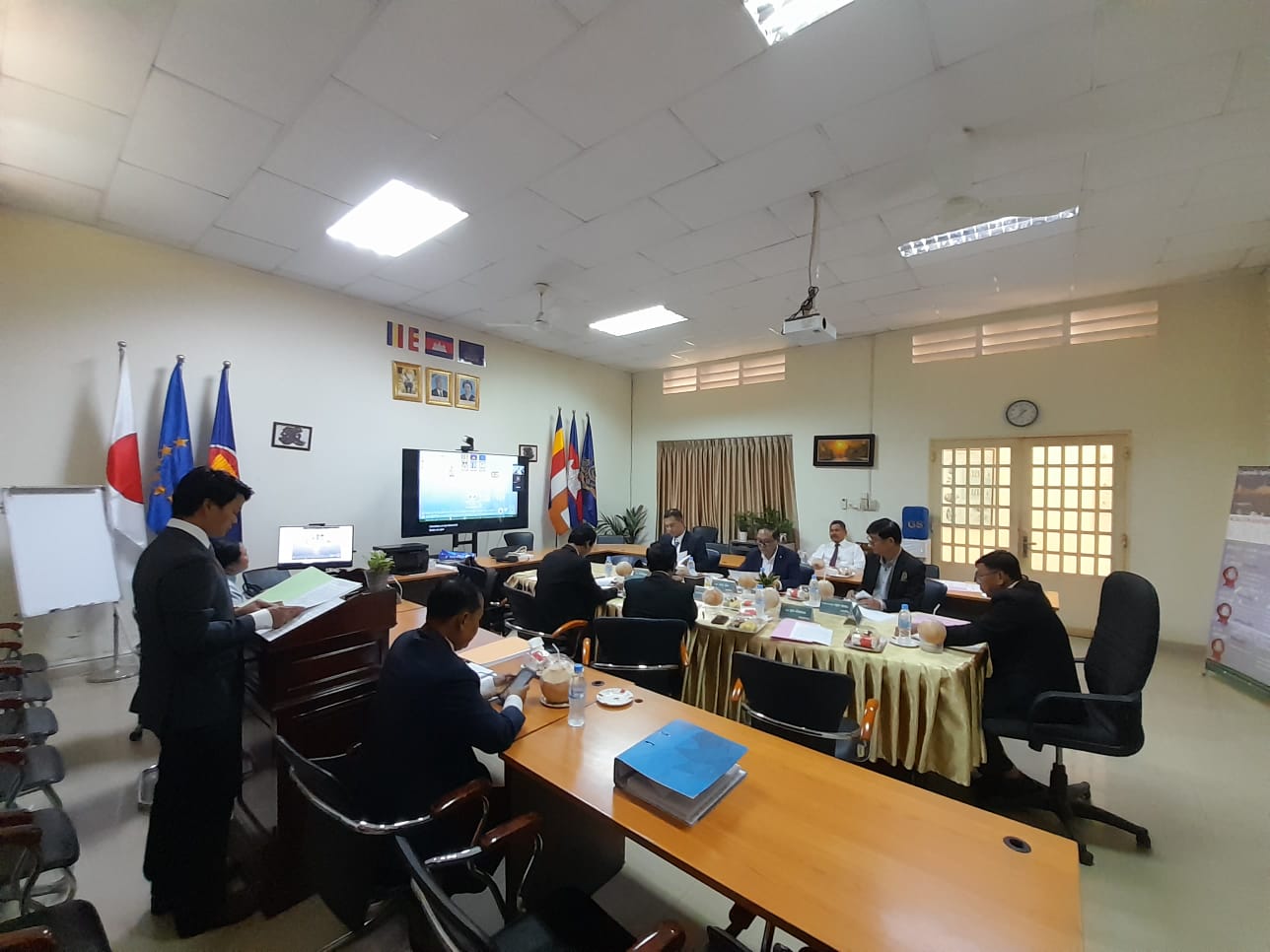 KERJA SAMA RESEARCH DAN MENGAJAR DOSEN PROTEKSI DENGAN UNIVERSITY OF HENG SAMRIN THBONGKHMUM KERJA SAMA RESEARCH DAN MENGAJAR DOSEN PROTEKSI DENGAN UNIVERSITY OF HENG SAMRIN THBONGKHMUM