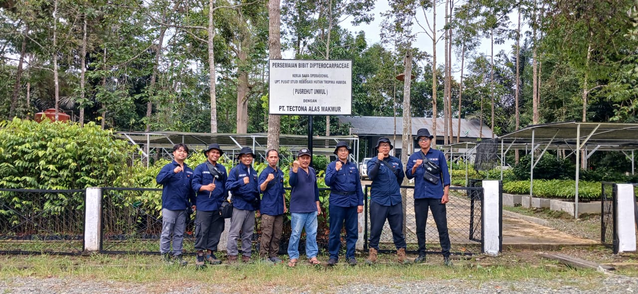 EKSPLORASI KUTU PUTIH DI WILAYAH IKN DAN SEKITARNYA OLEH TIM PENELITI UNIB, BRIN DAN UNMUL EKSPLORASI KUTU PUTIH DI WILAYAH IKN DAN SEKITARNYA OLEH TIM PENELITI UNIB, BRIN DAN UNMUL
