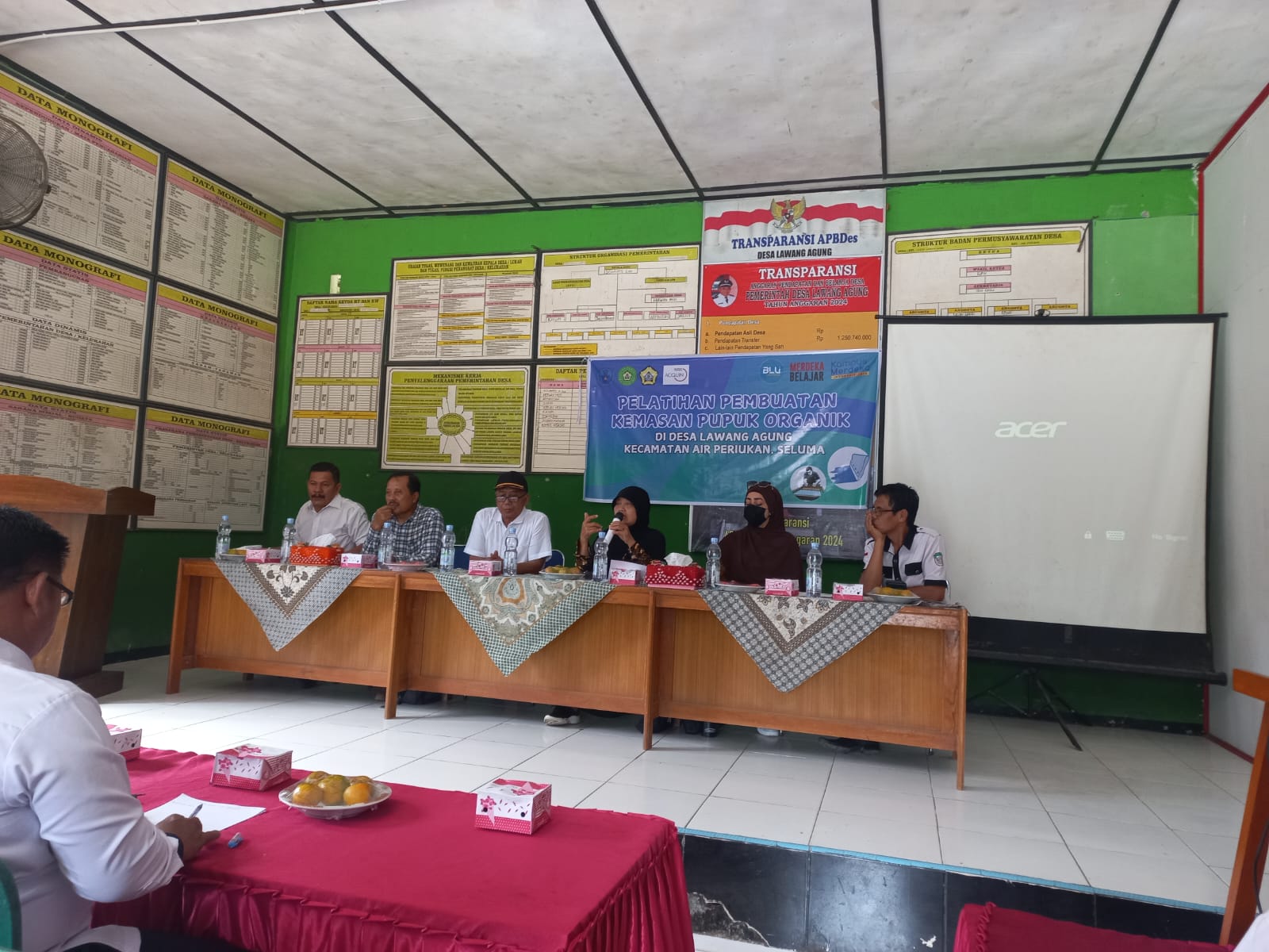 PENGABDIAN MASYARAKAT TIM DOSEN PROTEKSI TANAMAN UNIVERSITAS BENGKULU: SOSIALISASI REFUGIA, PELATIHAN HIDROPONIK, DAN KEMASAN PUPUK ORGANIK PENGABDIAN MASYARAKAT TIM DOSEN PROTEKSI TANAMAN UNIVERSITAS BENGKULU: SOSIALISASI REFUGIA, PELATIHAN HIDROPONIK, DAN KEMASAN PUPUK ORGANIK