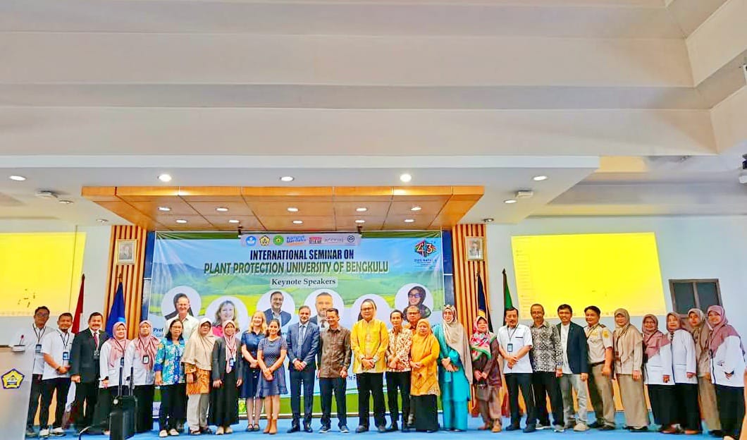 UNIVERSITAS BENGKULU SUKSES GELAR INTERNATIONAL SEMINAR OF PLANT PROTECTION 2025: SOROTI BIODIVERSITAS DAN APRESIASI PRESENTER TERBAIK UNIVERSITAS BENGKULU SUKSES GELAR INTERNATIONAL SEMINAR OF PLANT PROTECTION 2025: SOROTI BIODIVERSITAS DAN APRESIASI PRESENTER TERBAIK