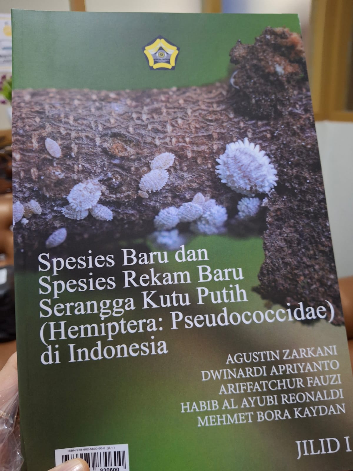KABAR GEMBIRA DARI DUNIA PROTEKSI TANAMAN: BUKU TENTANG SPESIES BARU KUTU PUTIH DI INDONESIA RESMI TERBIT