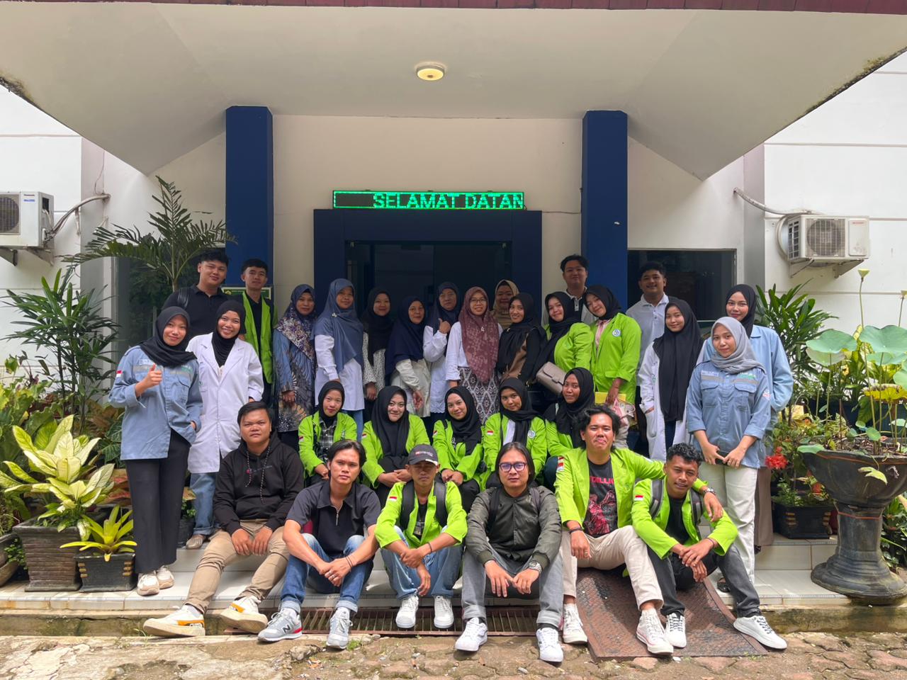 MAHASISWA SAINS PERKOPIAN UNIVERSITAS PAT PETULAI KUNJUNGI LABORATORIUM PROTEKSI TANAMAN FP UNIB