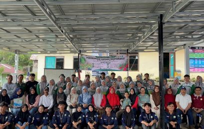 IMPLEMENTASI PHT PADA TANAMAN KOPI, DOSEN DAN MAHASISWA UNIB TURUN LANGSUNG KE DESA SUMBER SARI