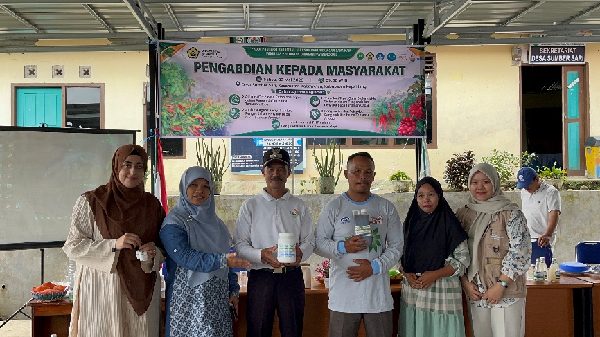MAHASISWA DOKTORAL ASAL PAKISTAN DI UNIB EDUKASI TEKNOLOGI PENGENDALIAN HAMA TANAMAN ANGGUR DI KEPAHIANG