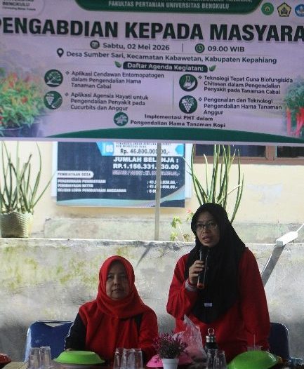 TIM DOSEN PROTEKSI TANAMAN UNIB KENALKAN TEKNOLOGI BIOFUNGISIDA CHITOSAN UNTUK PENGENDALIAN PENYAKIT TANAMAN CABAI DI KEPAHIANG