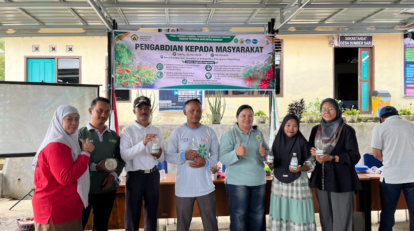 TIM DOSEN PROTEKSI TANAMAN UNIB EDUKASI PETANI TENTANG PEMANFAATAN CENDAWAN ENTOMOPATOGEN UNTUK PENGENDALIAN HAMA CABAI