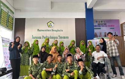 SISWA SMP AL KARIM BENGKULU BELAJAR LANGSUNG DI PROTEKSI TANAMAN UNIB