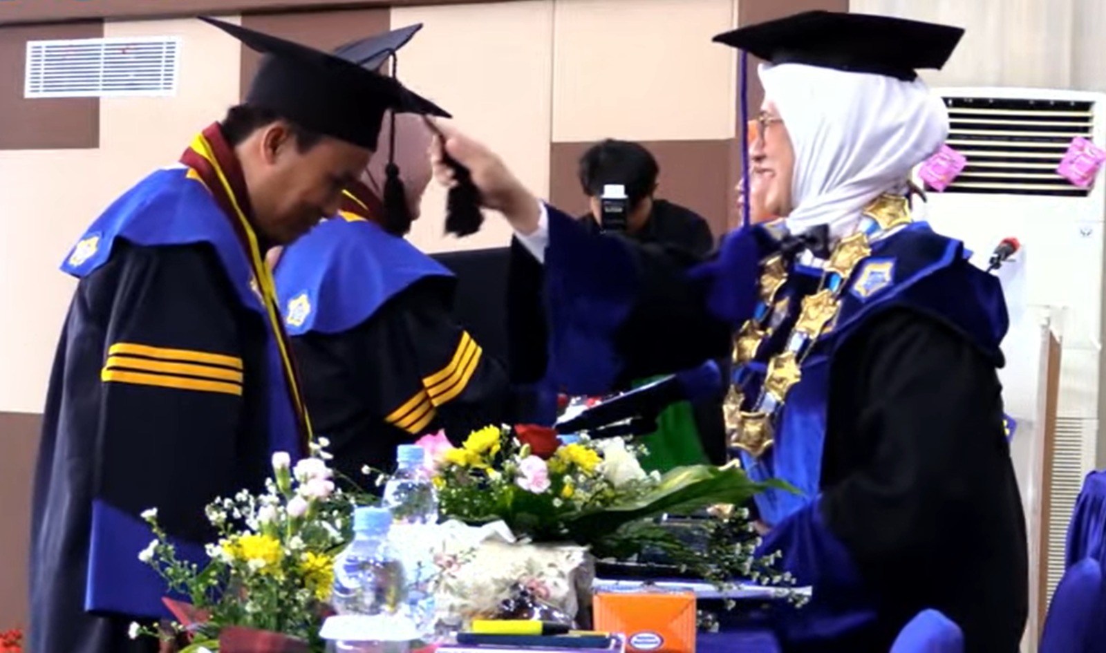 Gebrakan Cemerlang Wisuda UNIB ke-104: Dua Doktor Peraih Predikat Sempurna dalam Ilmu Pertanian Gebrakan Cemerlang Wisuda UNIB ke-104: Dua Doktor Peraih Predikat Sempurna dalam Ilmu Pertanian