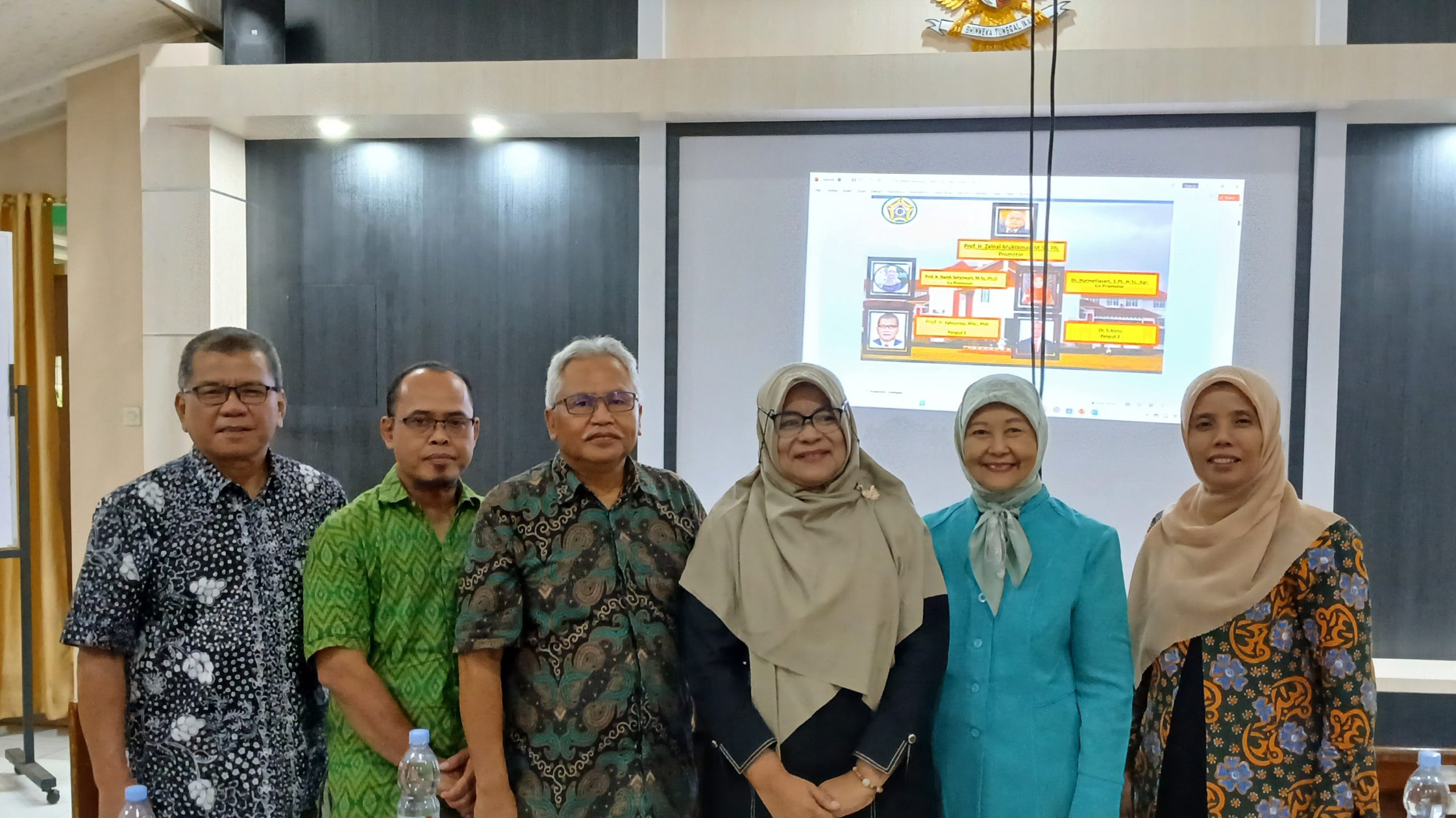 Doctoral Program in Agricultural Science Holds First Doctoral Research Progress Seminar on the Potential of Local Microorganisms to Support Forage Production Doctoral Program in Agricultural Science Holds First Doctoral Research Progress Seminar on the Potential of Local Microorganisms to Support Forage Production