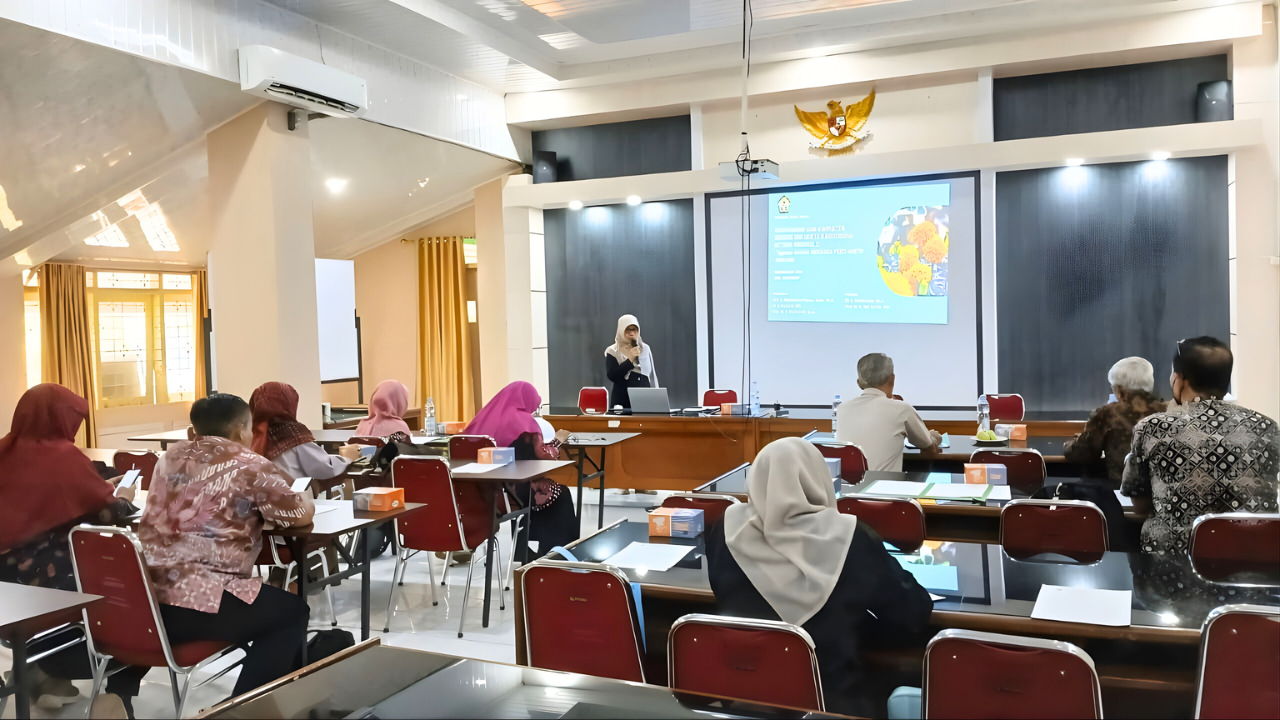 Doctoral Program in Agricultural Science Holds Doctoral Research Progress Seminar I on the Potential of Local Microorganisms to Support Forage Production
