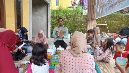 Doctoral Students Conduct Community Service to Support MSMEs in Bengkulu City