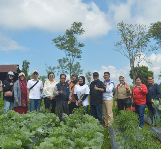 Director Research Institute of Modern Organic Agriculture (RIMOA) Visited Organic Farmers in Rejang Lebong