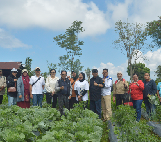 Director Research Institute of Modern Organic Agriculture (RIMOA) Visited Organic Farmers in Rejang Lebong