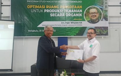 Public Lecture entitled The Optimization of Urban Space for Organic Crop Production by Master of Agroecotechnology Program  