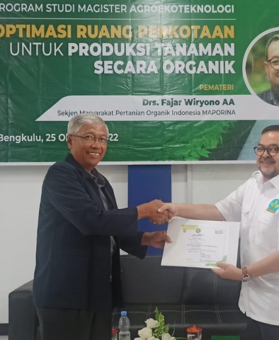 Public Lecture entitled The Optimization of Urban Space for Organic Crop Production by Master of Agroecotechnology Program  