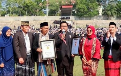 The University of Bengkulu (UNIB) once again made remarkable achievements by securing two MURI (Indonesian Record Museum) world records in Indonesia.
