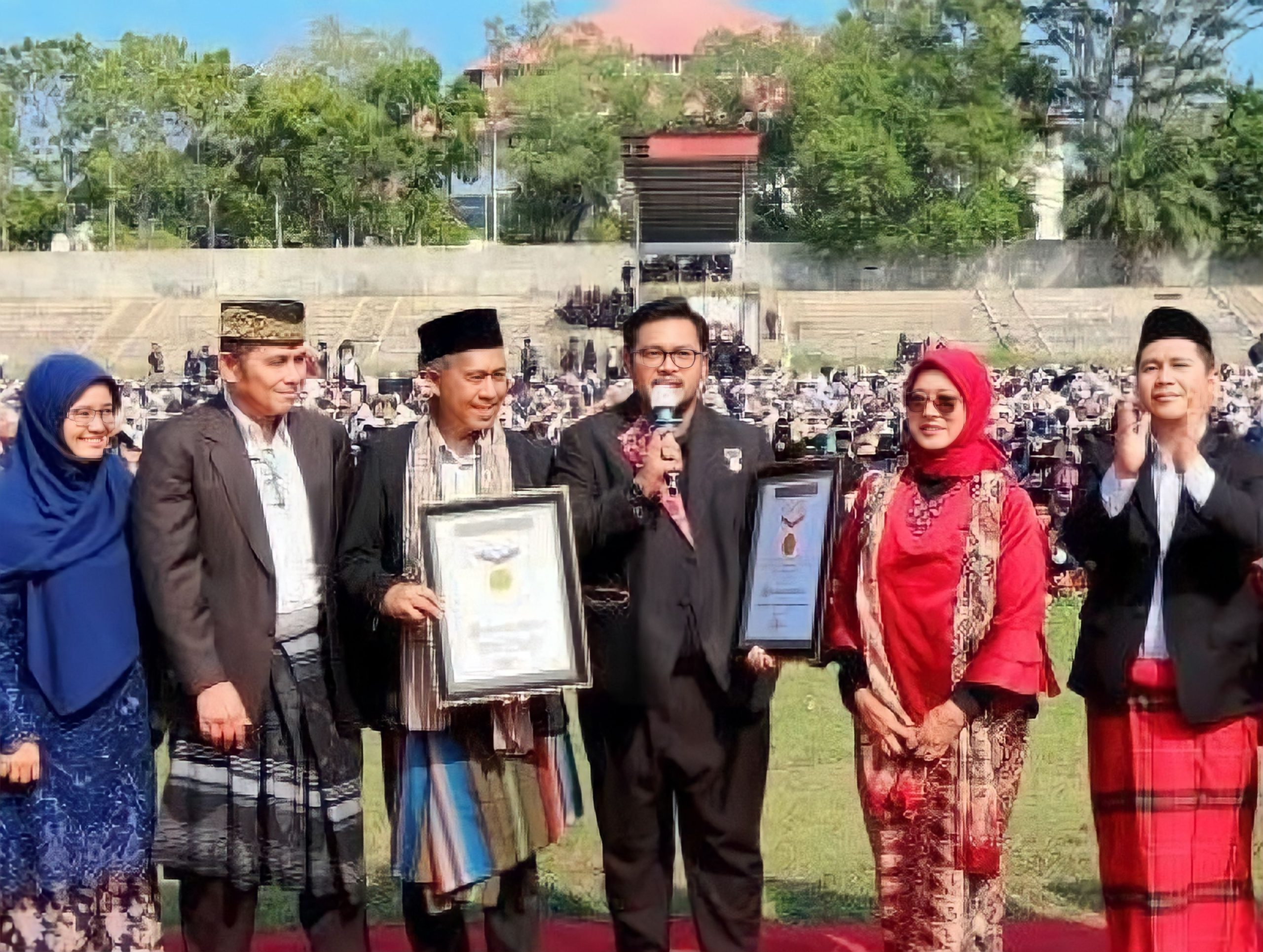 The University of Bengkulu (UNIB) once again made remarkable achievements by securing two MURI (Indonesian Record Museum) world records in Indonesia.